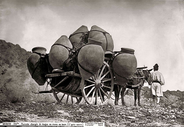 J. Laurent y Cía. Carreta cargada de tinajas. Murcia. 1871. Archivo IPCE.