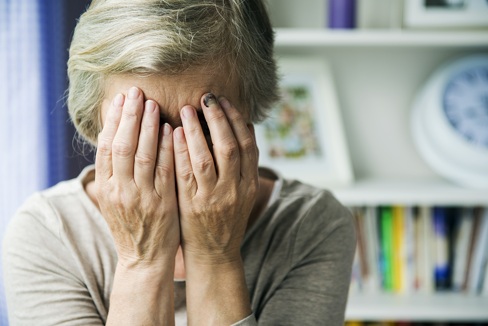 Soledad y abandono como formas de maltrato a las personas mayores