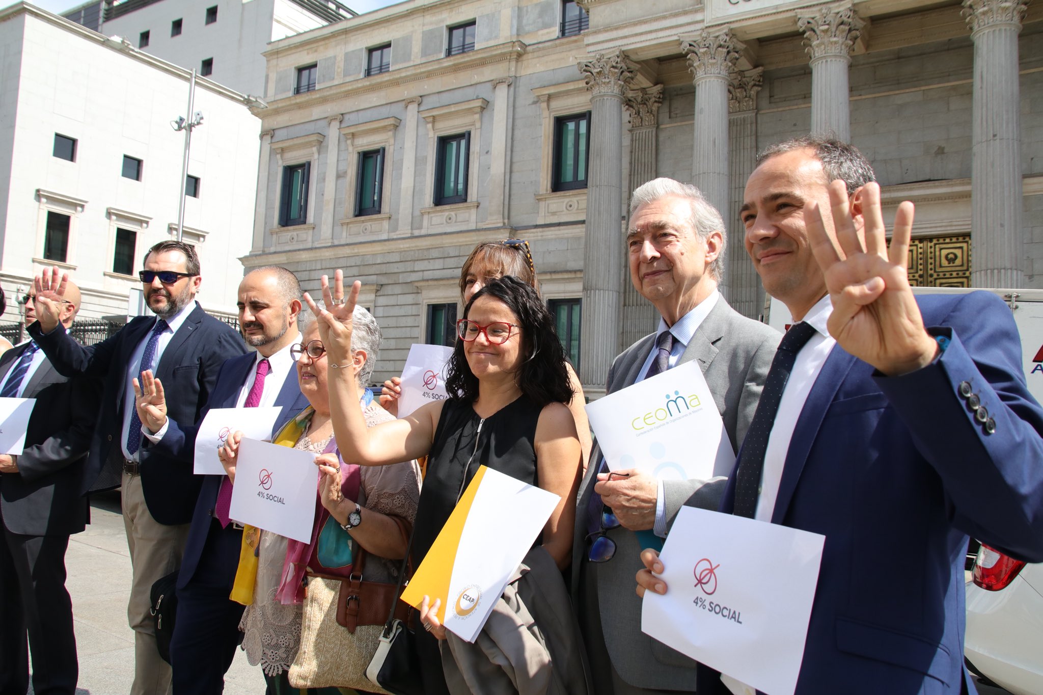 Representantes de entidades de mayores como UDP junto al CEAPS en el Congreso de los diputados