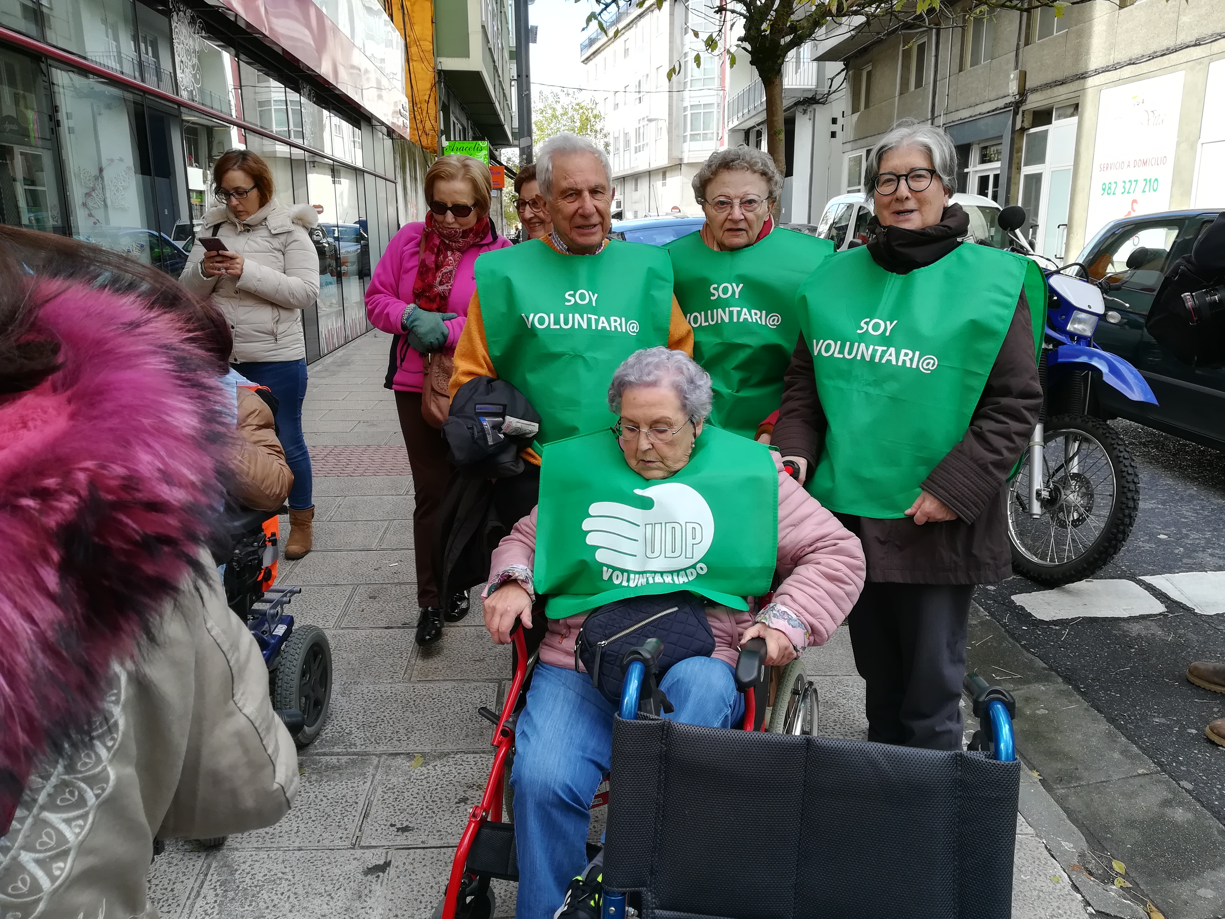 El Voluntariado UDP participa en la campaña "8 meses, 8 problemas" de Auxilia, en Lugo