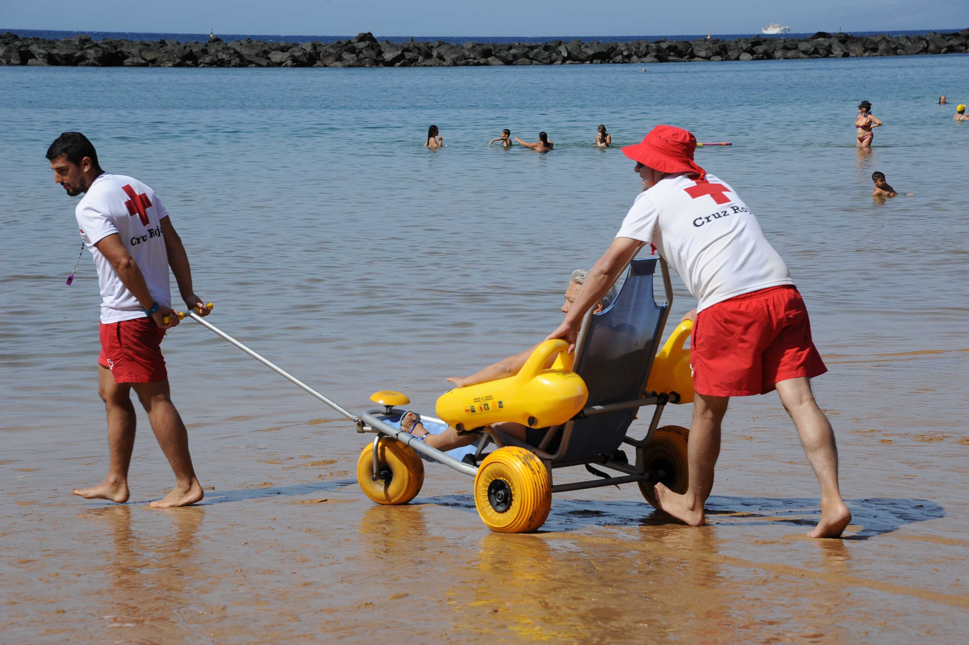 Cruz Roja está #CadaVeranoCercaDeTi, estés donde estés, con más presencia, actividades y consejos para protegerte y que disfrutes sin riesgos en más de 250 playas y más de 600 servicios preventivos, como conciertos y fiestas populares.