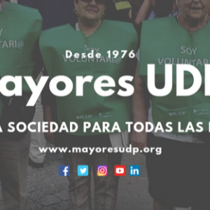 Qué es UDP, Imagen de personas voluntarias de UDP con texto "Por una sociedad para todas las edades"